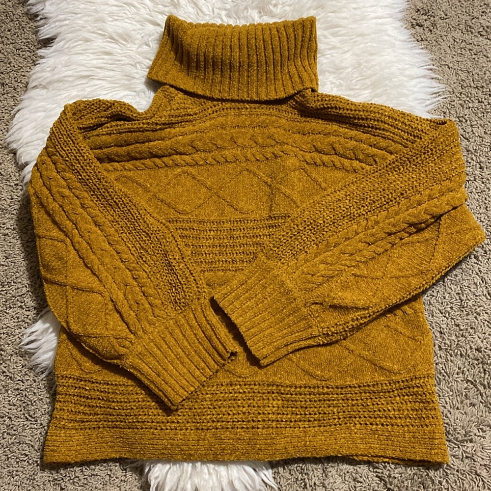 Olive + Oak Chunky Cable Knit Turtleneck Sweater In Gold‎ Women’s Size Small